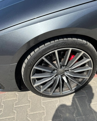 Audi A4 cena 159000 przebieg: 165000, rok produkcji 2019 z Lublin małe 301